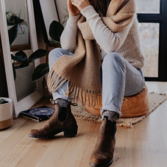 Blundstone Shoes - Blundstone Heeled Chelsea Boots